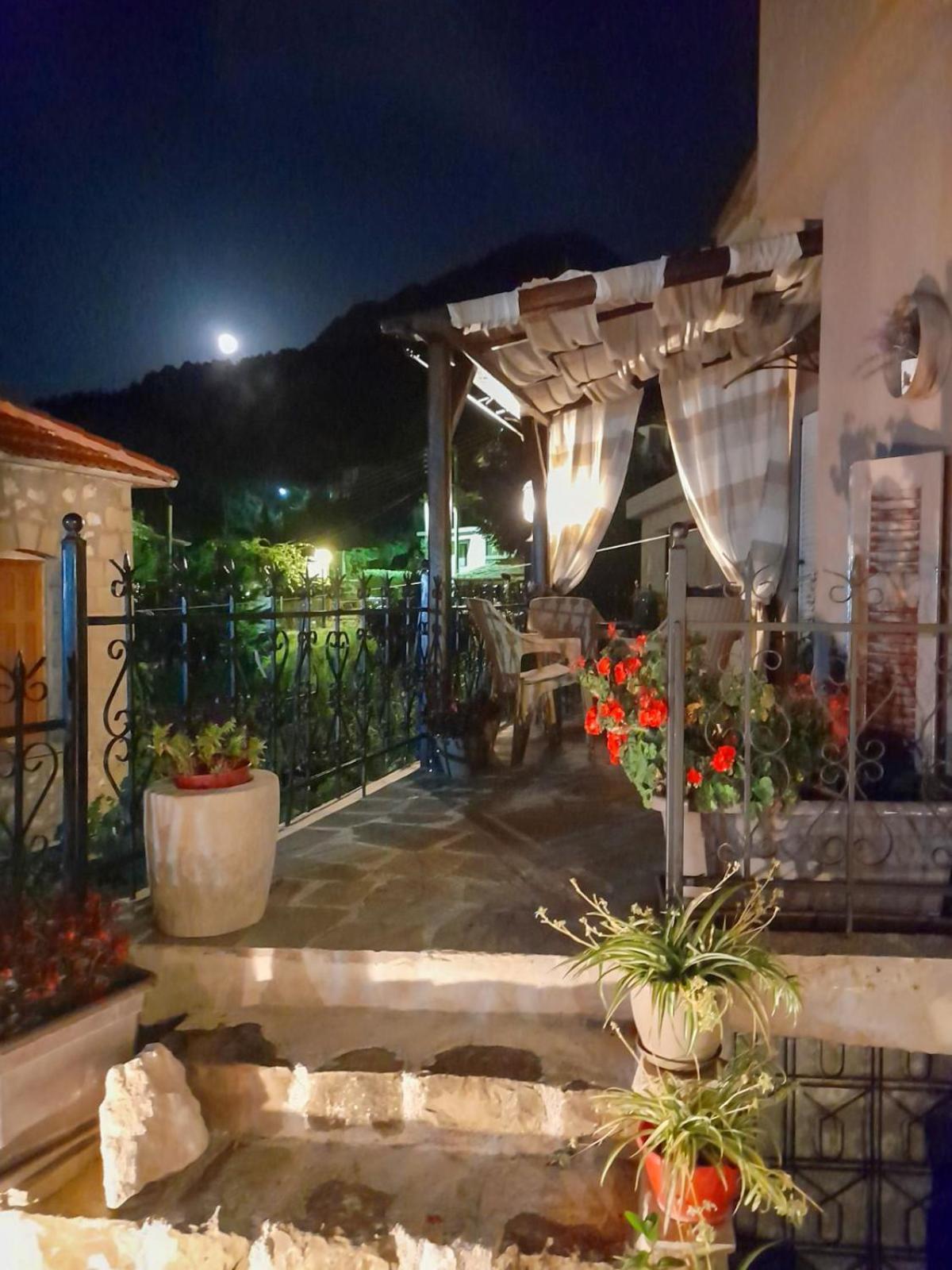 Elen'S Suites Pramanta Exterior photo